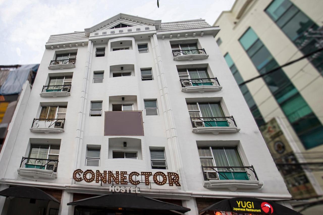 Oyo 821 Connector Hostel Makati City Buitenkant foto